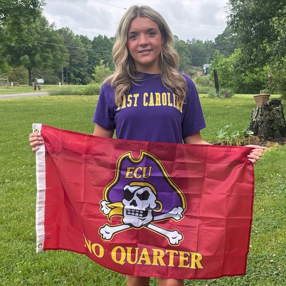 Meet your Posher, Traci - Picture 3 of 5